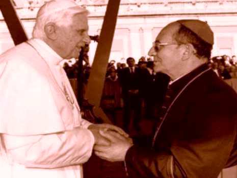 Dom Jose Gonzal com o Papa Bento16